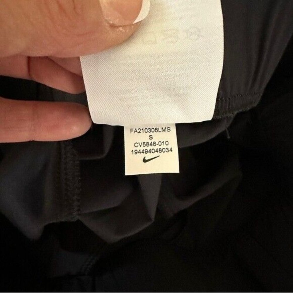 Nike Bliss Luxe Women's Slim Fit Training Pants Joggers BlackCV5848-010 Small - Picture 11 of 12